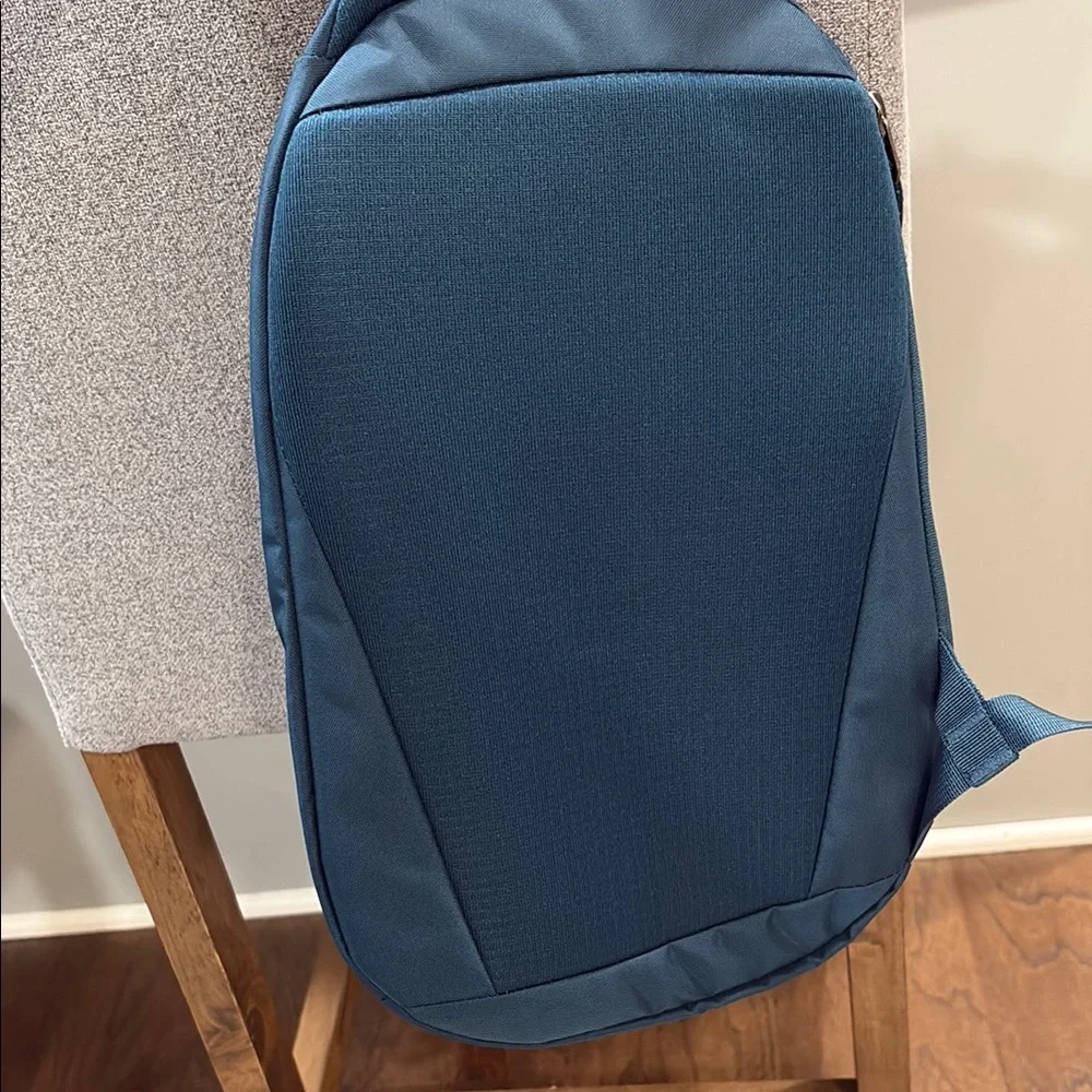 Patagonia Atom Sling 8L - Picture 3 of 3